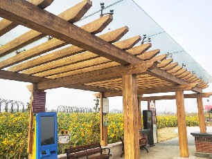 江蘇淮安白馬湖向日葵的故事景區(qū)涼亭木紋漆